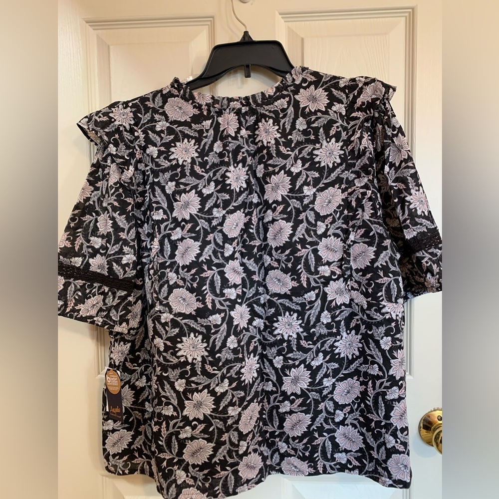 Black and Pink XL Blouse